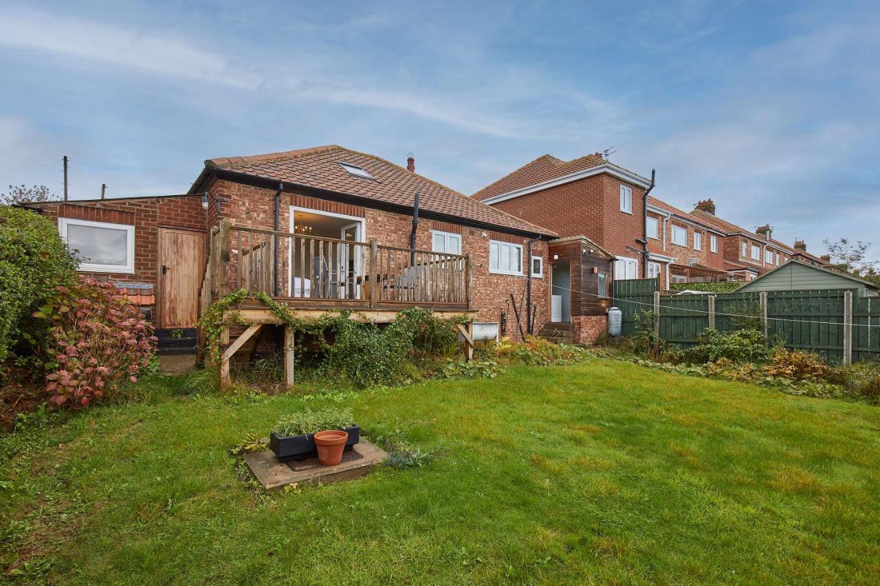 Host & Stay - Coach Cottage Brotton Exterior foto